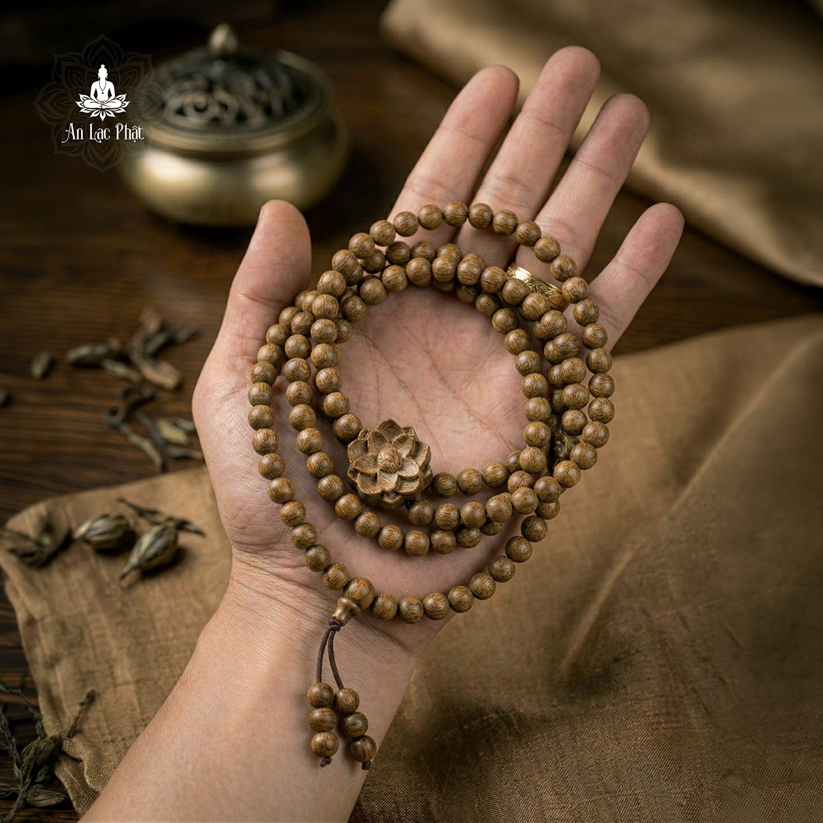 Vòng trầm hương 108 hạt chất liệu trầm tốc Quảng Nam - An Lạc Phật